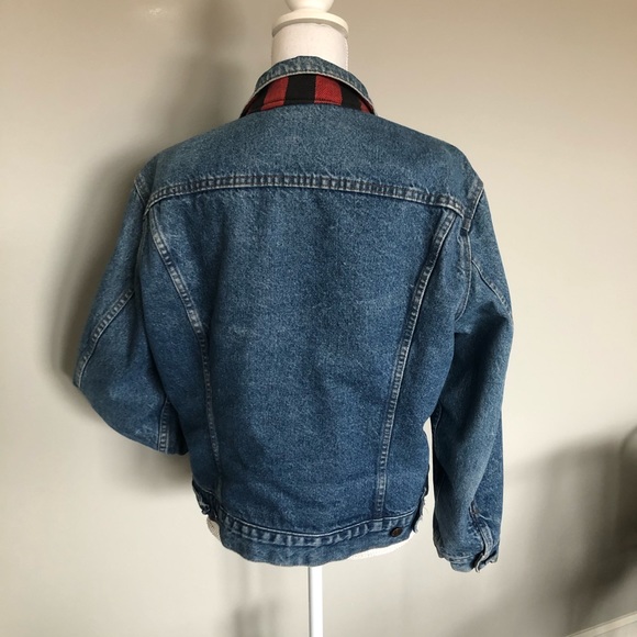 Vintage Levi Trucker Denim Jacket - Picture 5 of 7